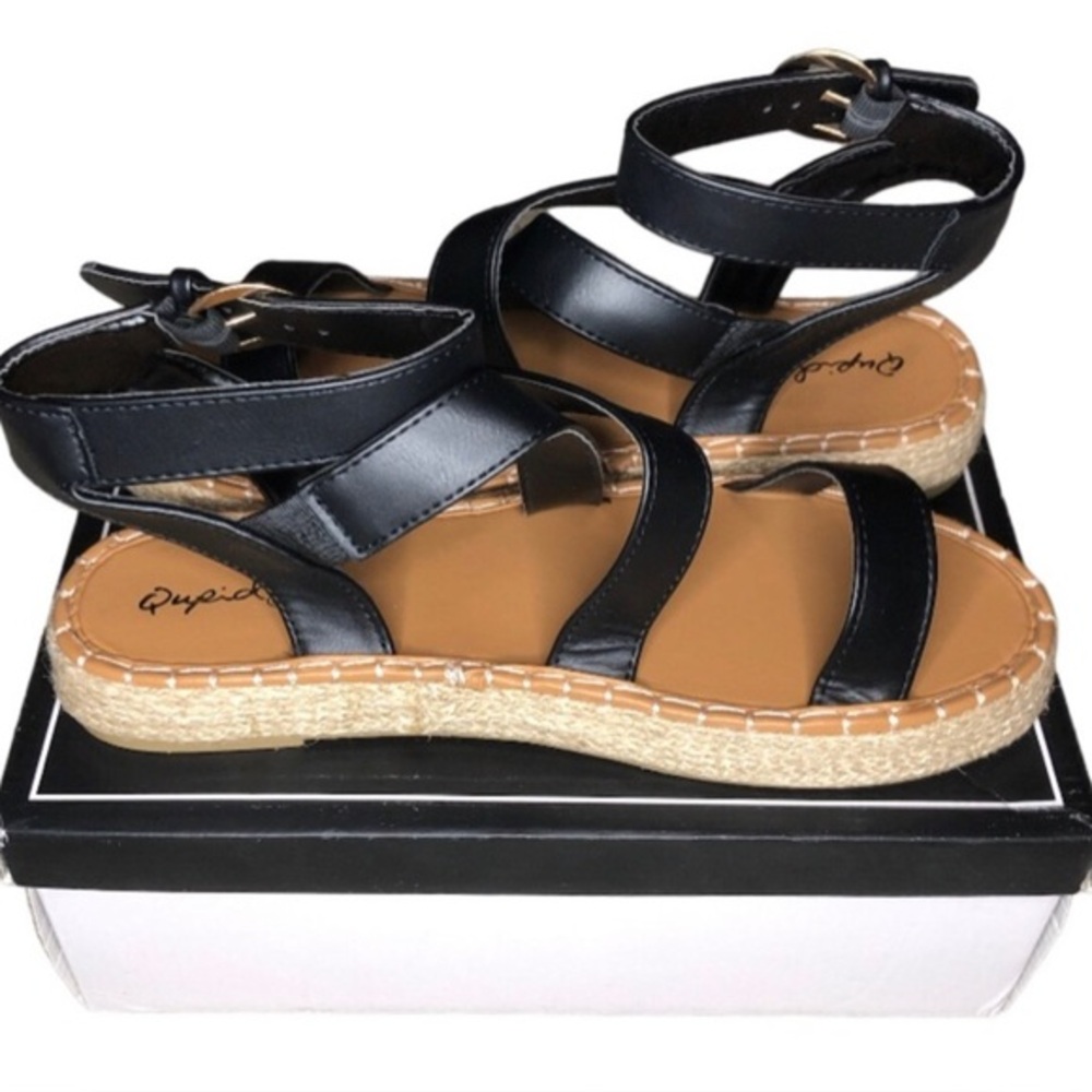 SANDALS - QUIPID Ladies Sandals size 8 brand new in box